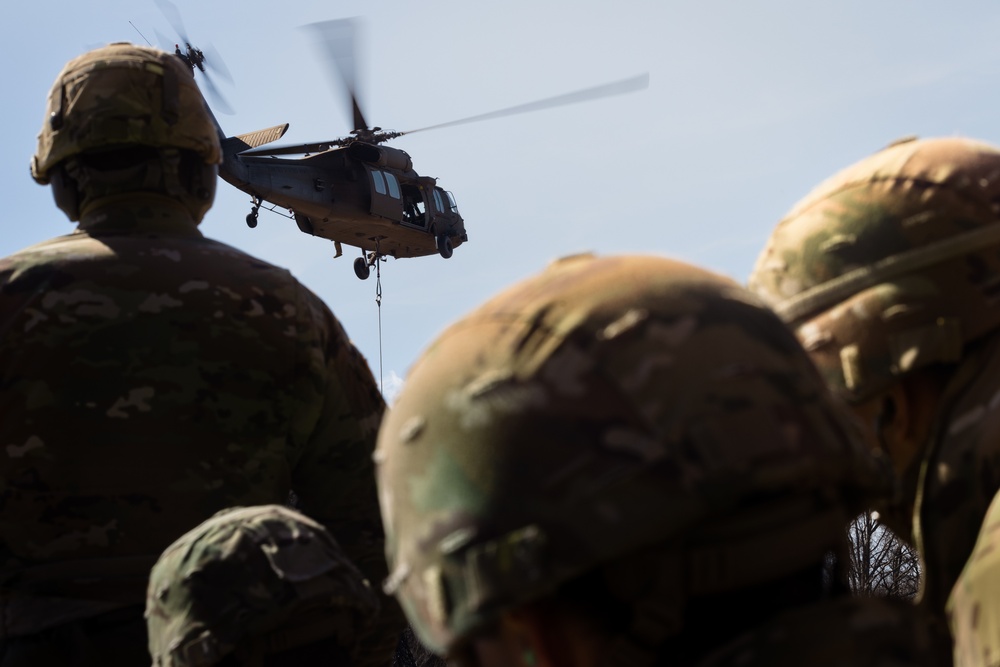 Sling Load Training with C Co. 1-143d IN REGT (ABN)