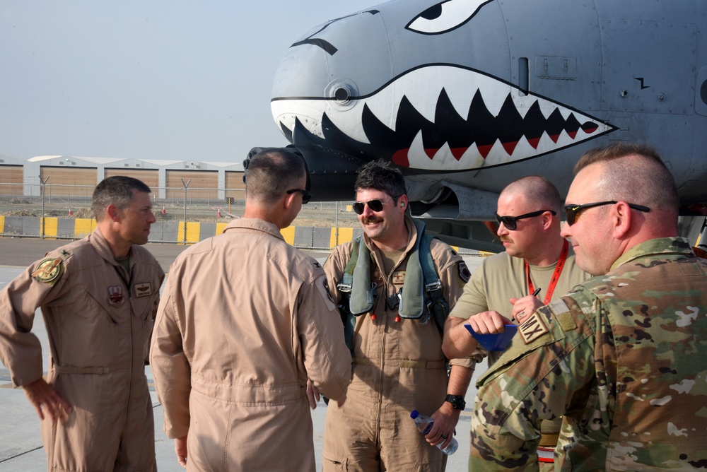 A-10s arrive at Al Dhafra Air Base