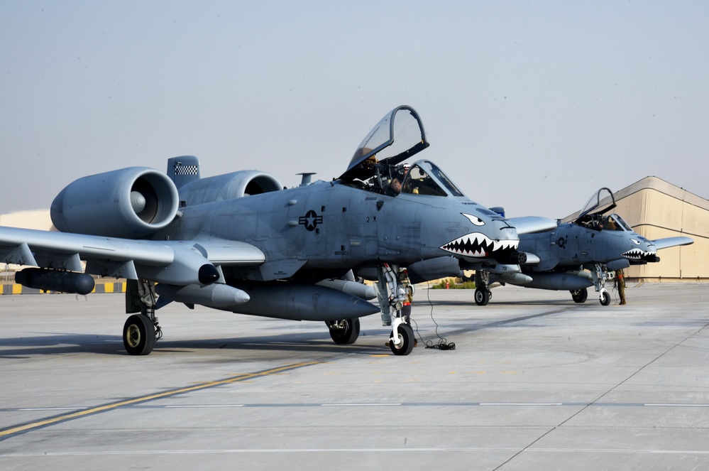 A-10s arrive at Al Dhafra Air Base