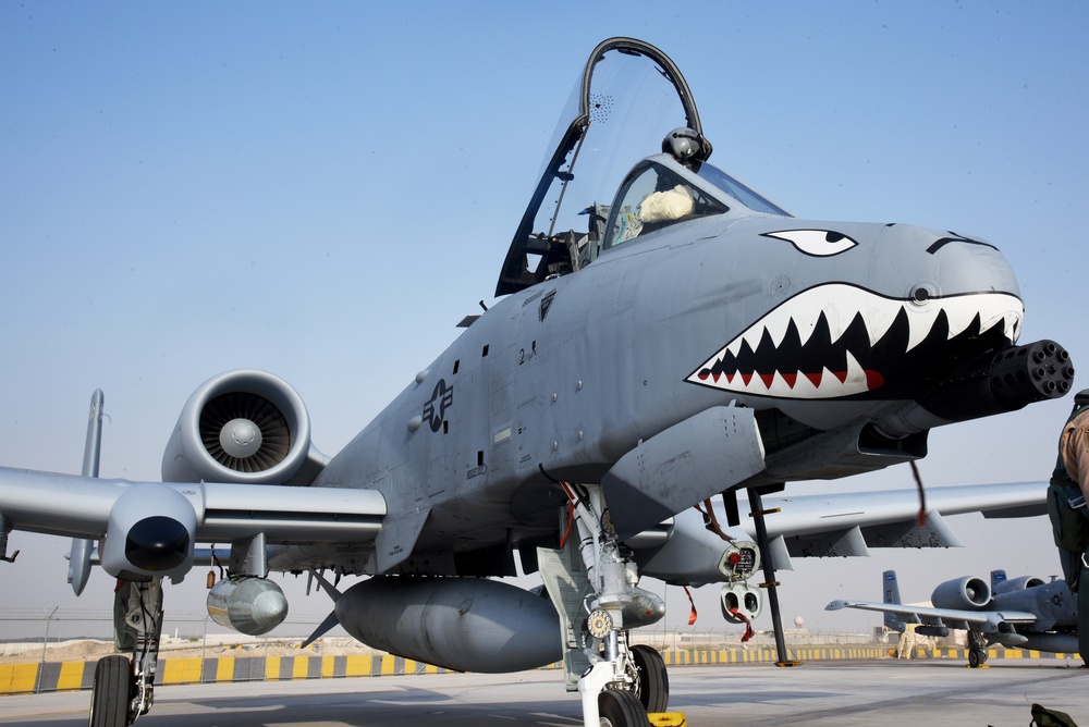 A-10s arrive at Al Dhafra Air Base