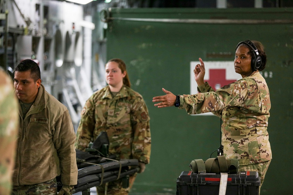 445th aeromedical evacuation Airmen sharpen skills during DART