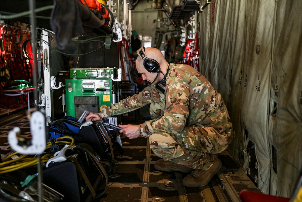 445th aeromedical evacuation Airmen sharpen skills during DART