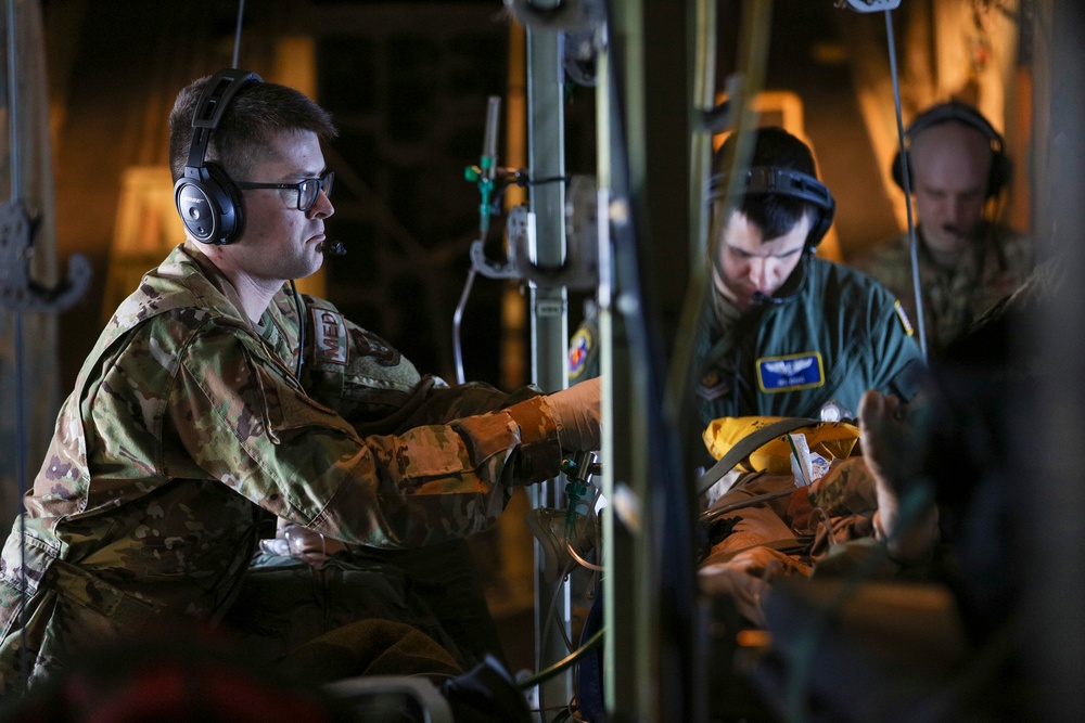 445th aeromedical evacuation Airmen sharpen skills during DART