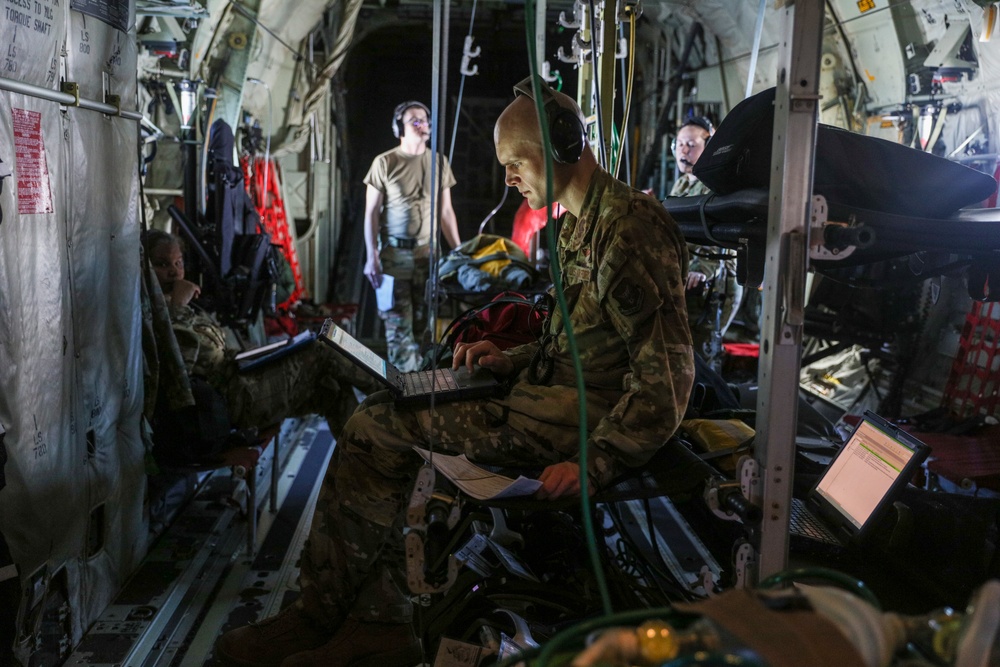 445th aeromedical evacuation Airmen sharpen skills during DART