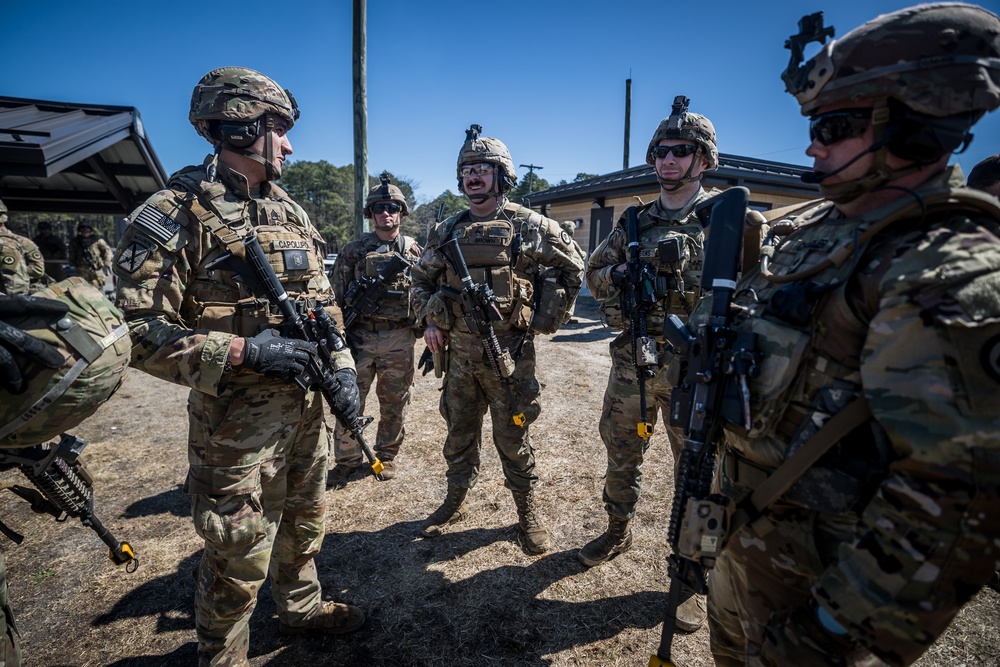 Bravo Co. 1-114th conducts training