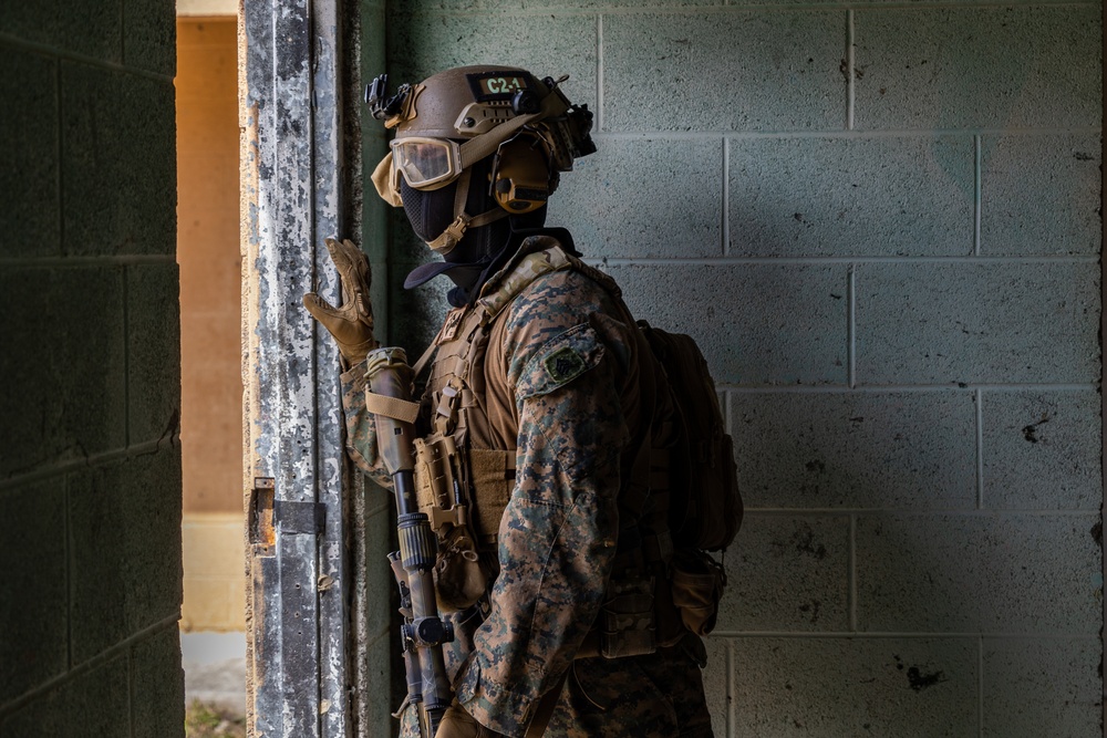 Elements of the 26th MEU Conduct MOUT Training