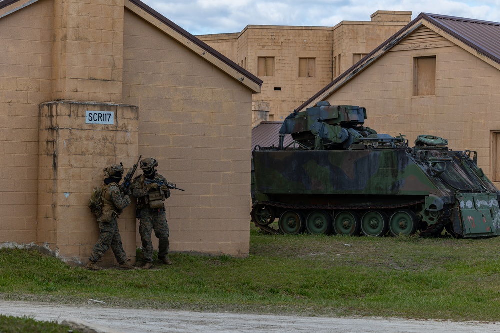 Elements of the 26th MEU Conduct MOUT Training