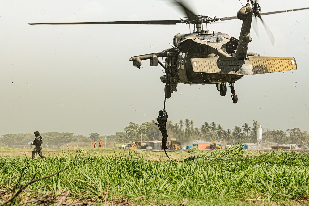 U.S. Navy SEALs Conduct Joint Training with Guatemalan Naval Special Forces for CENTAM Guardian 2023 Exercise, Focusing on High-Target Training and Small Boat Operations