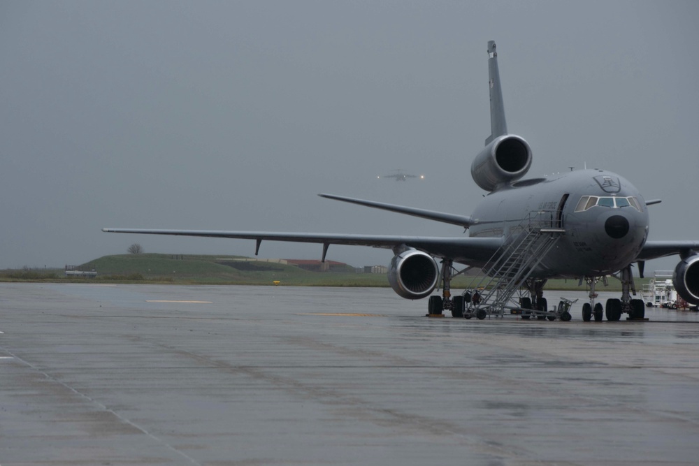 Operation Homecoming commemoration flight landing