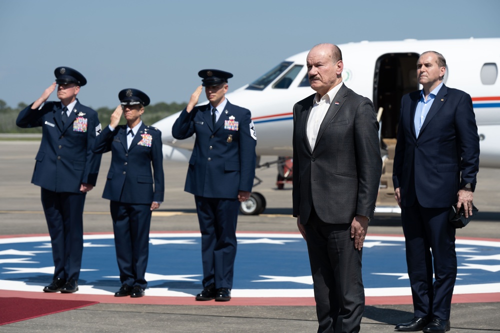 President Abdo visits Hurlburt, AFSOC