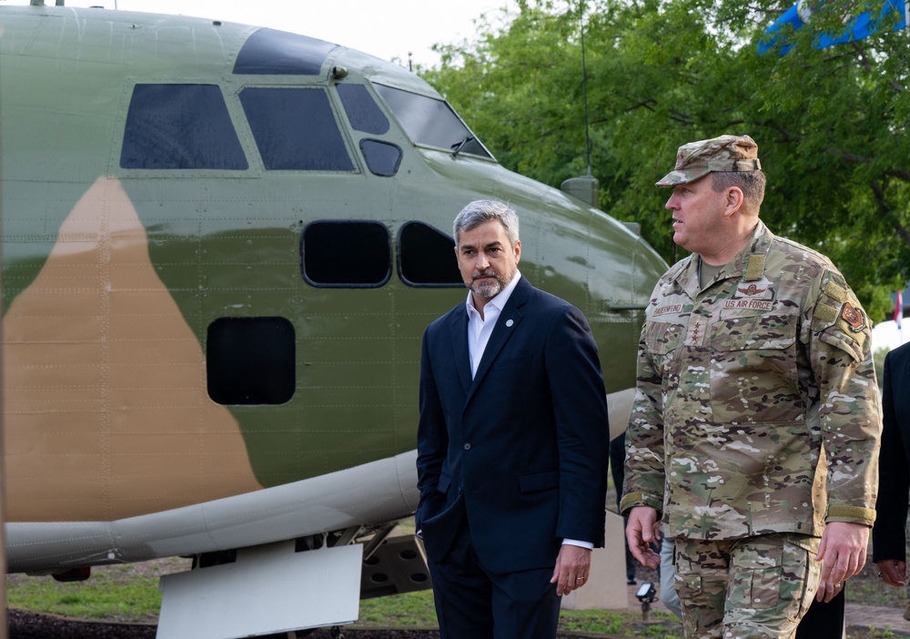 President Abdo visits Hurlburt, AFSOC