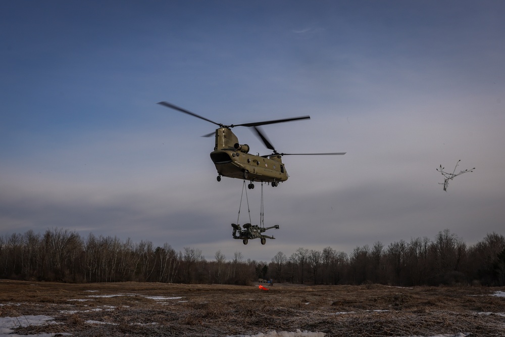 1/10 Chinooks and Howitzers Training