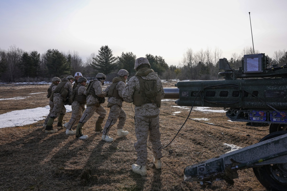 1/10 Chinooks and Howitzers Training