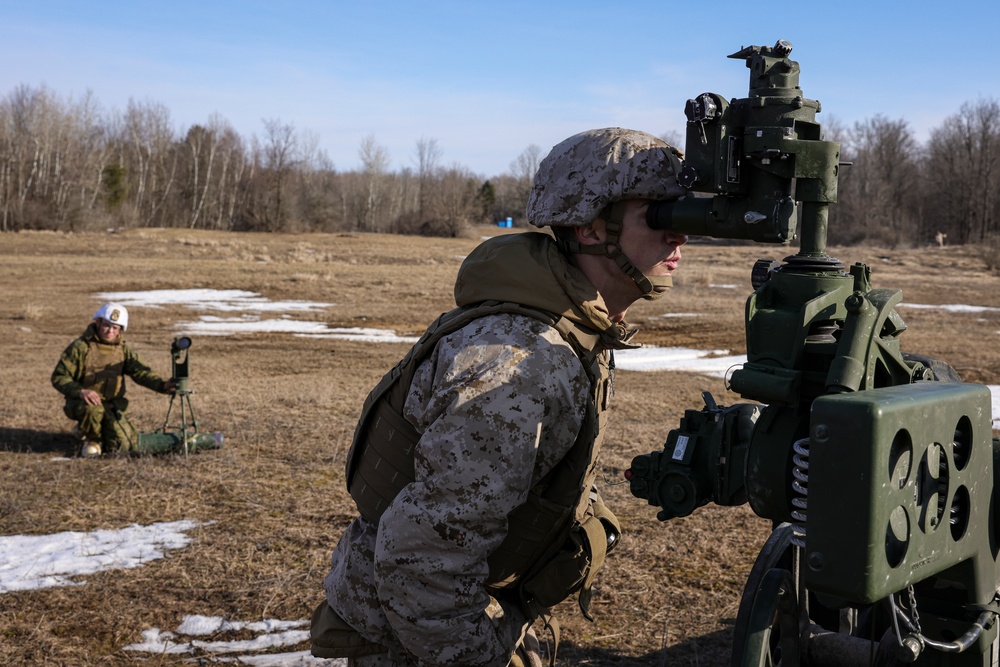 1/10 Chinooks and Howitzers Training