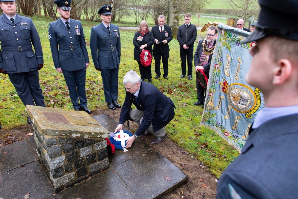 Welford Community remembers WWII 101 Squadron bomber crash