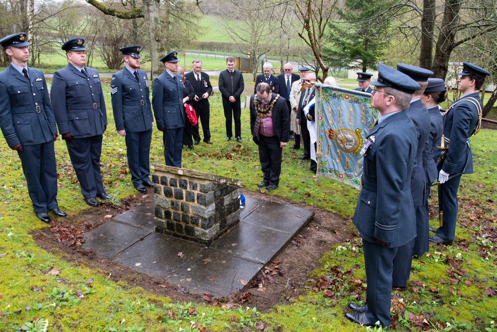 Welford Community remembers WWII 101 Squadron bomber crash