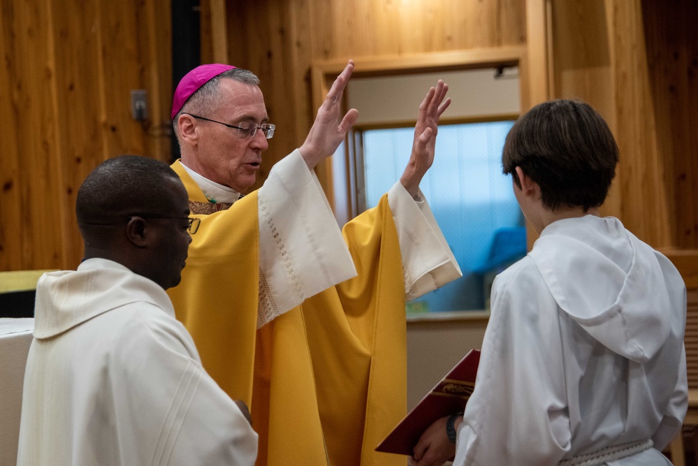 Bishop William Muhm visits NAF Atsugi