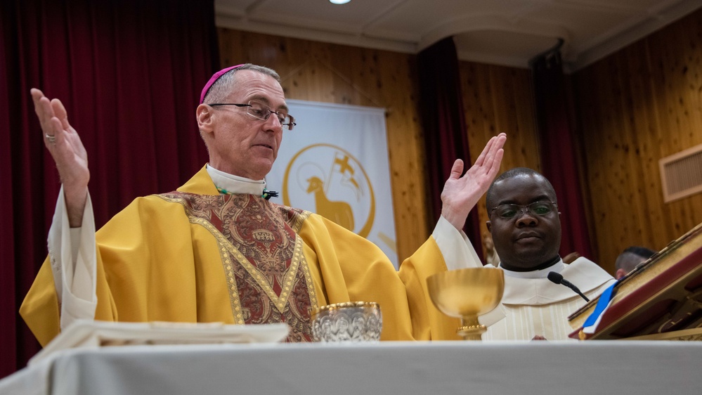 Bishop William Muhm visits NAF Atsugi