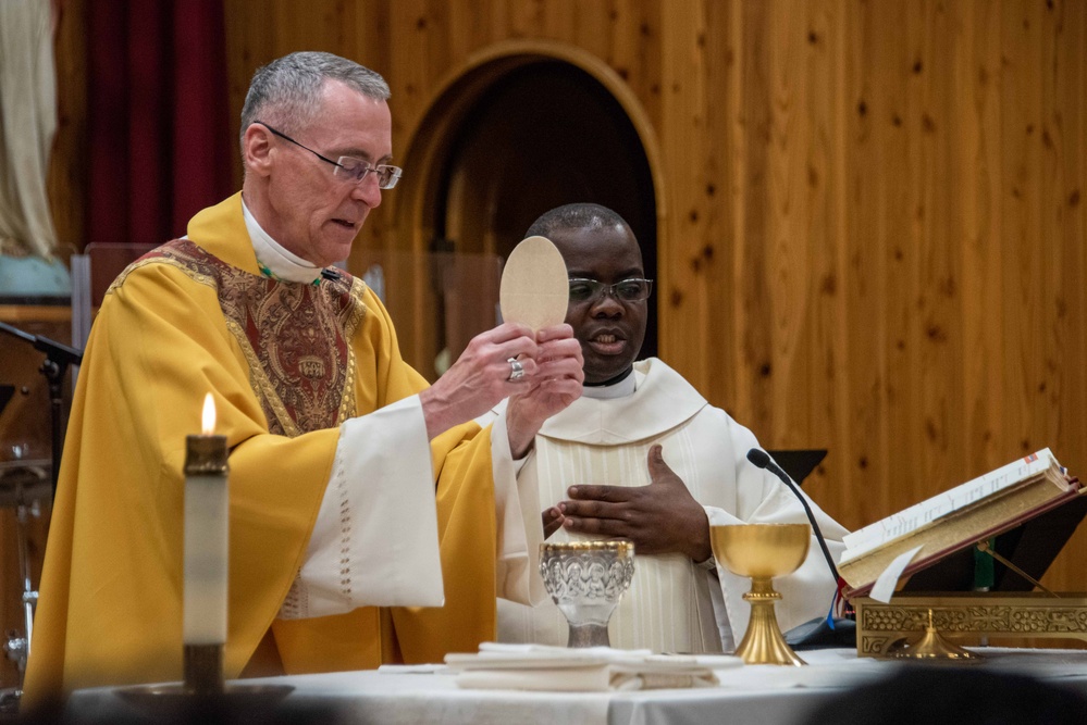 Bishop William Muhm visits NAF Atsugi