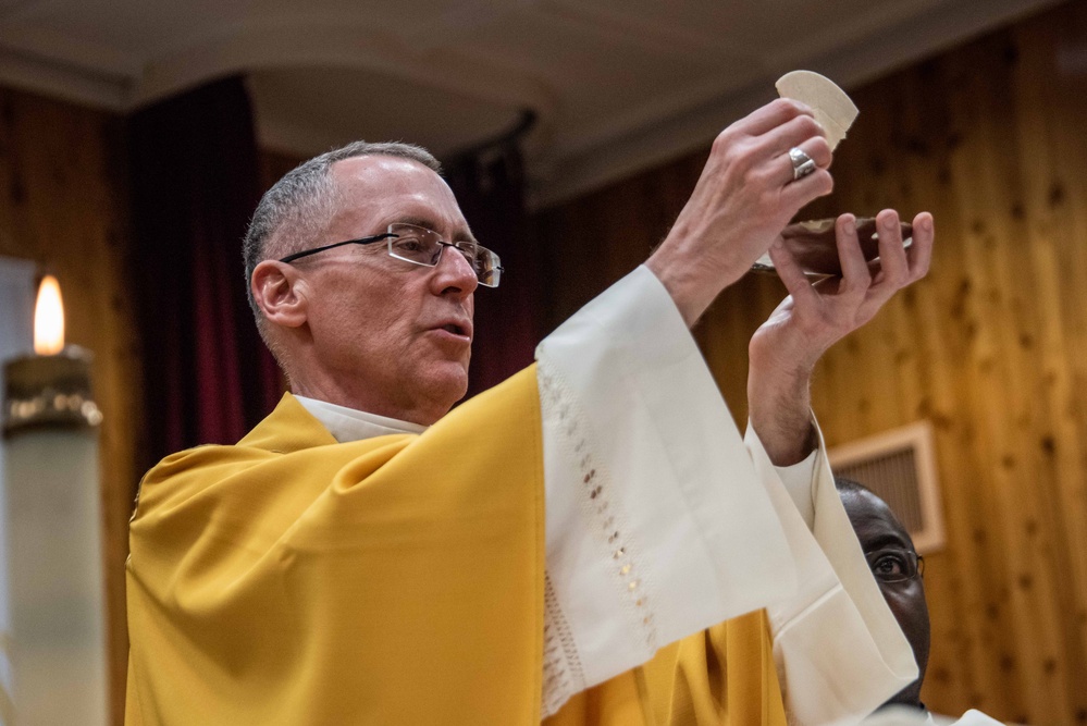 Bishop William Muhm visits NAF Atsugi