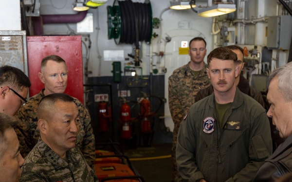 ROK Commandant visits USS Makin Island