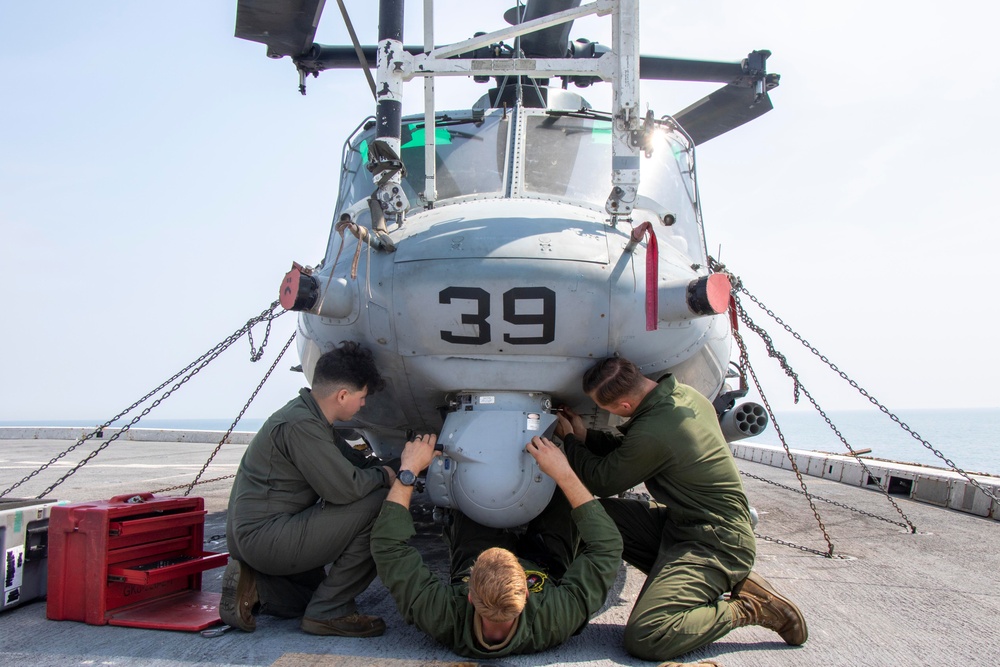 Anchorage UH-1Y Venom Maintenance