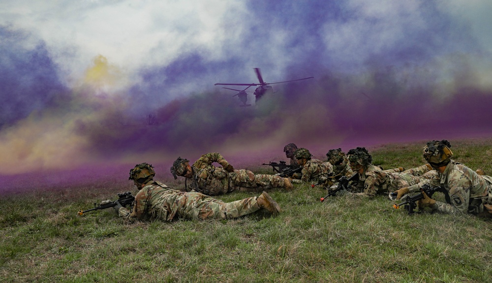 101st ABN Division Conducts Air Assault Demonstration with Romanian Units