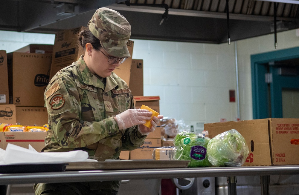 Services prepares lunch for 121st