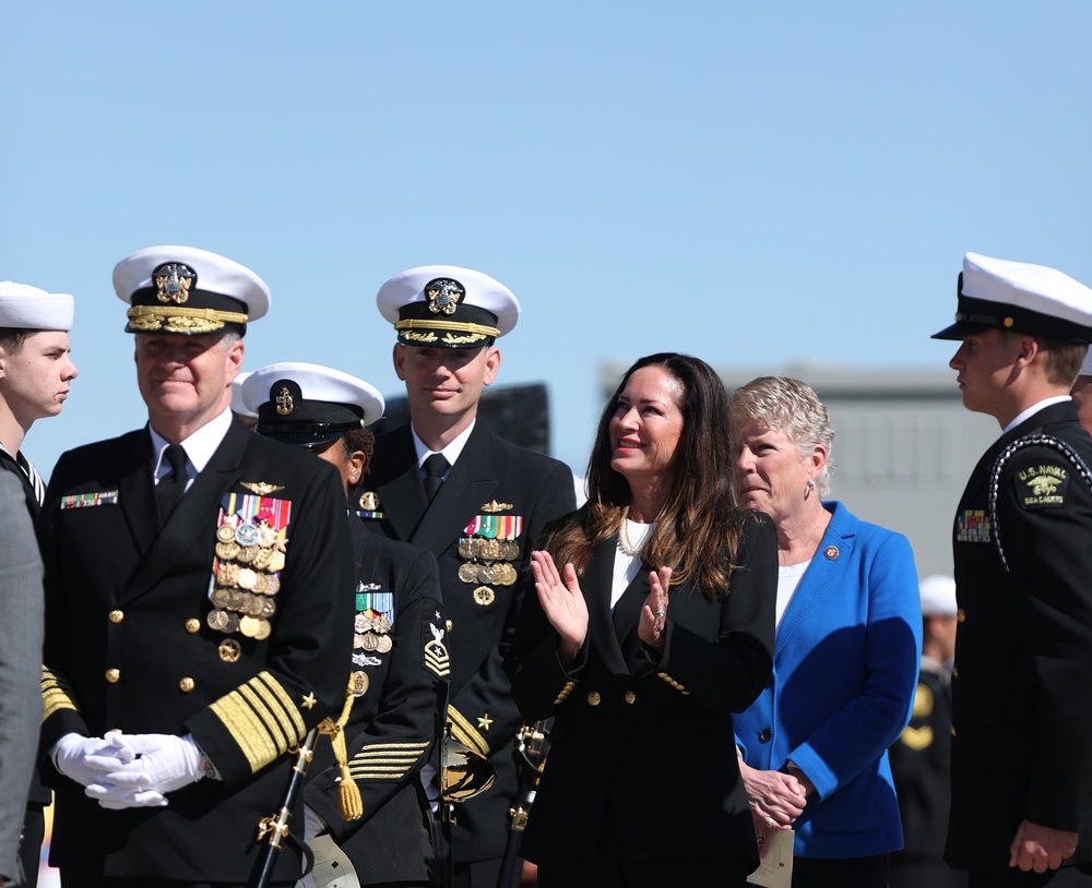 USS Santa Barbara (LCS32) Commissioned onboard Port Hueneme