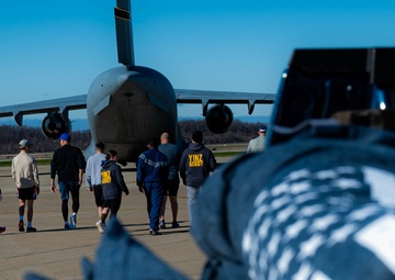 911th AW Steel Airman participate in SAPR Run