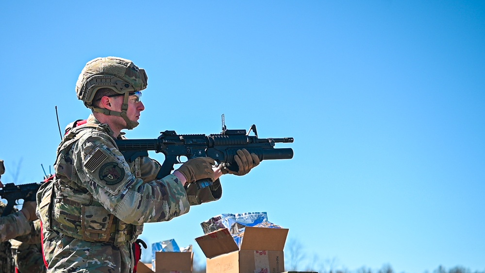 M203 GL firing