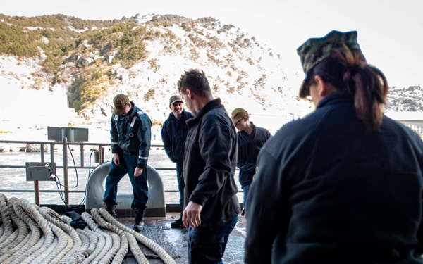 Sailors Fake Out Line