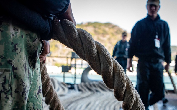 Sailors Fake Out Line