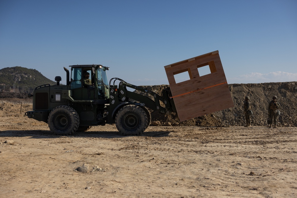 US AND ROK MARINES OPERATE HEAVY EQUIPMENT