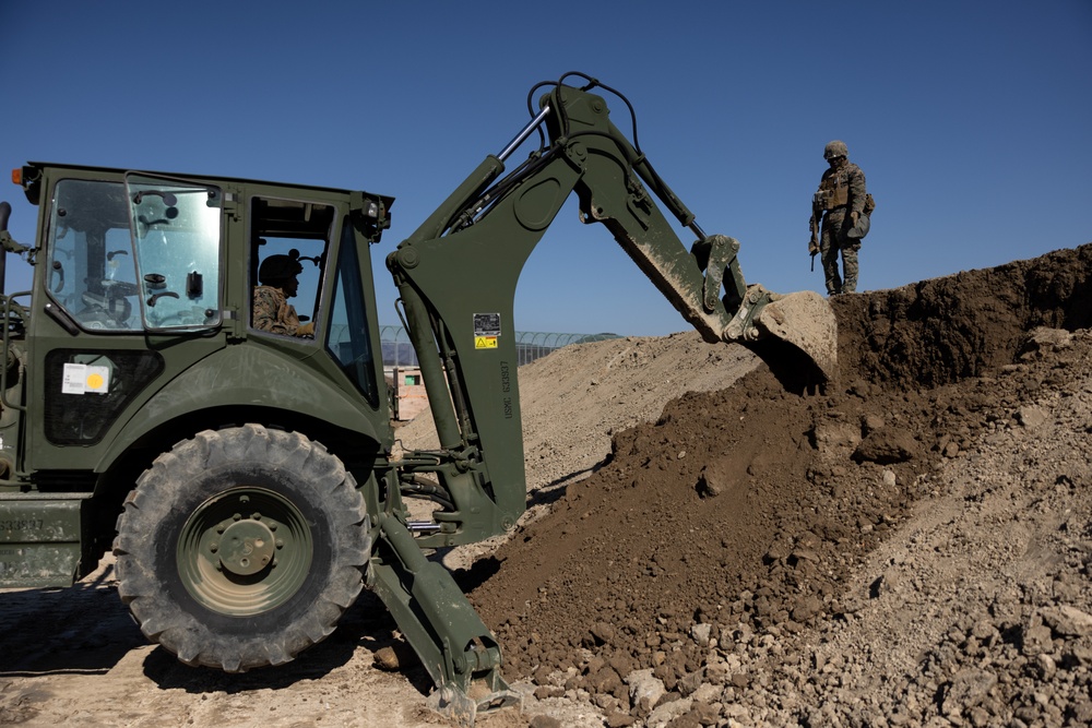 US AND ROK MARINES OPERATE HEAVY EQUIPMENT