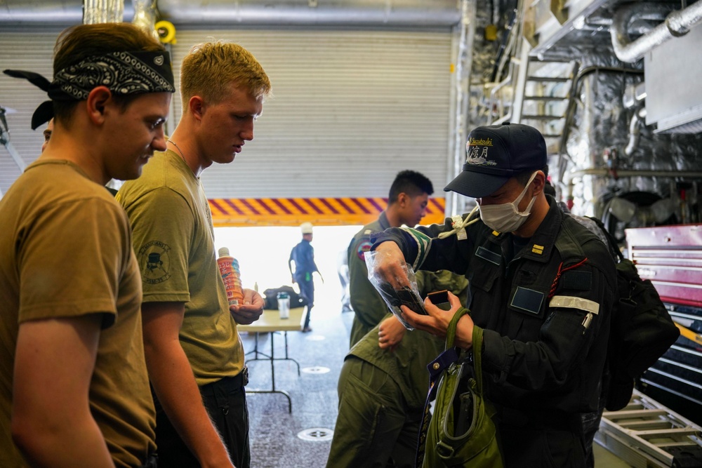 USS OAKLAND HOSTS SHIP TOURS