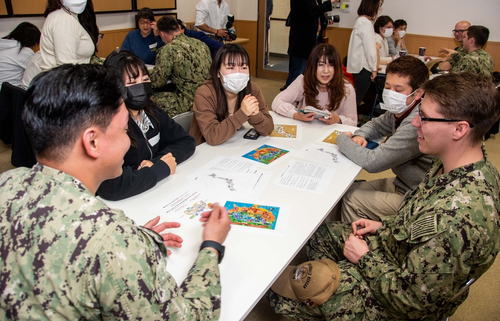 USS Ronald Reagan (CVN 76) Sailors host a cultural exchange with Japanese nationals