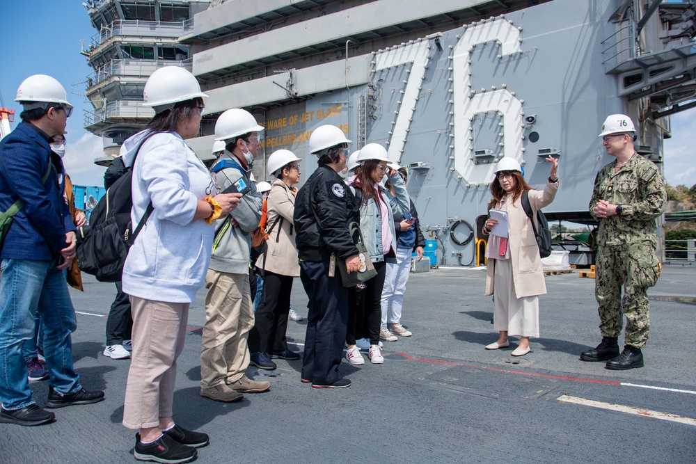 USS Ronald Reagan (CVN 76) Sailors host a cultural exchange with Japanese nationals