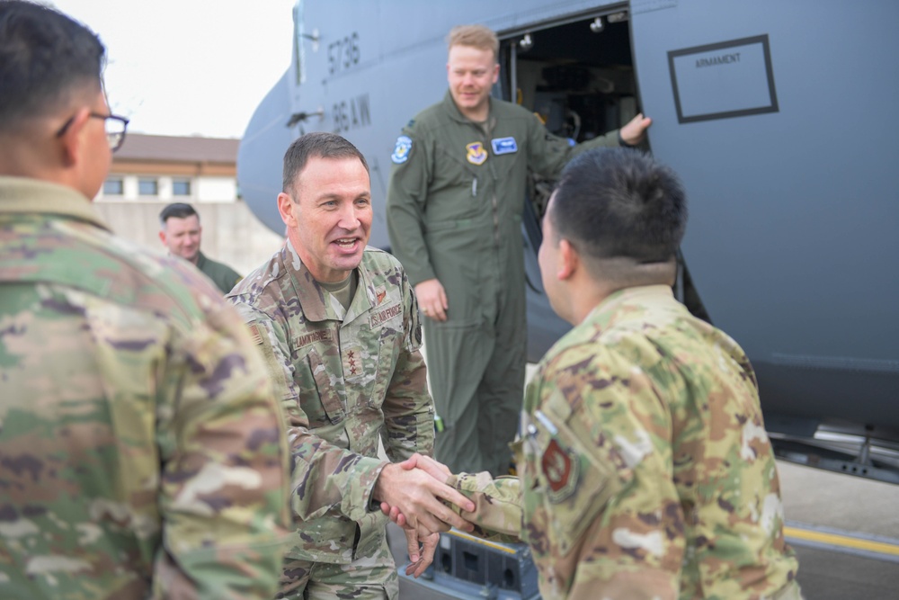 DCOM visits Airmen of the 86th AW
