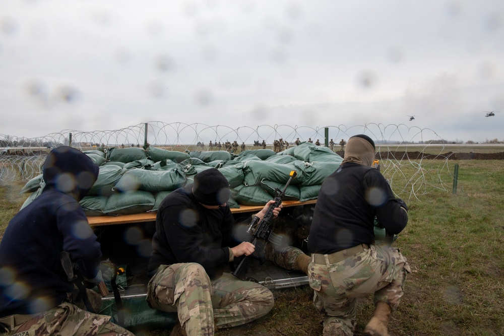 101st ABN Division Conducts Air Assault Demonstration with Romanian Units