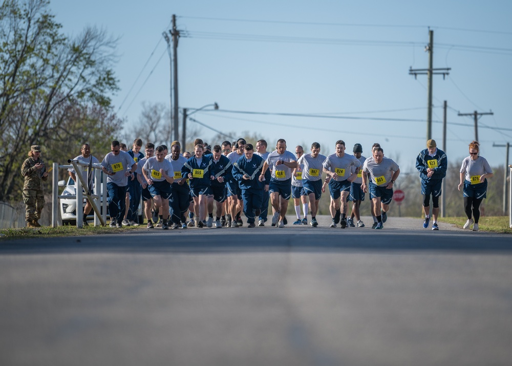 138th Fighter Wing Airmen participate in physical fitness assessment