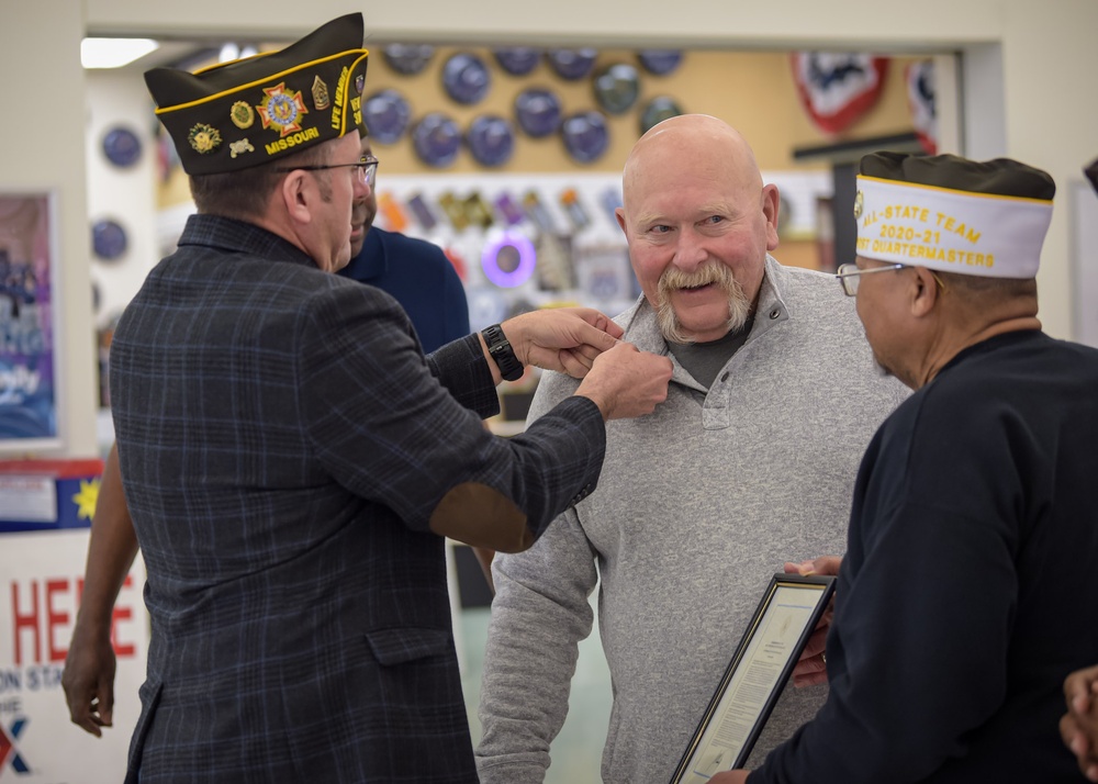 AAFES honors Vietnam War-era veterans with pinning ceremony at Main Exchange