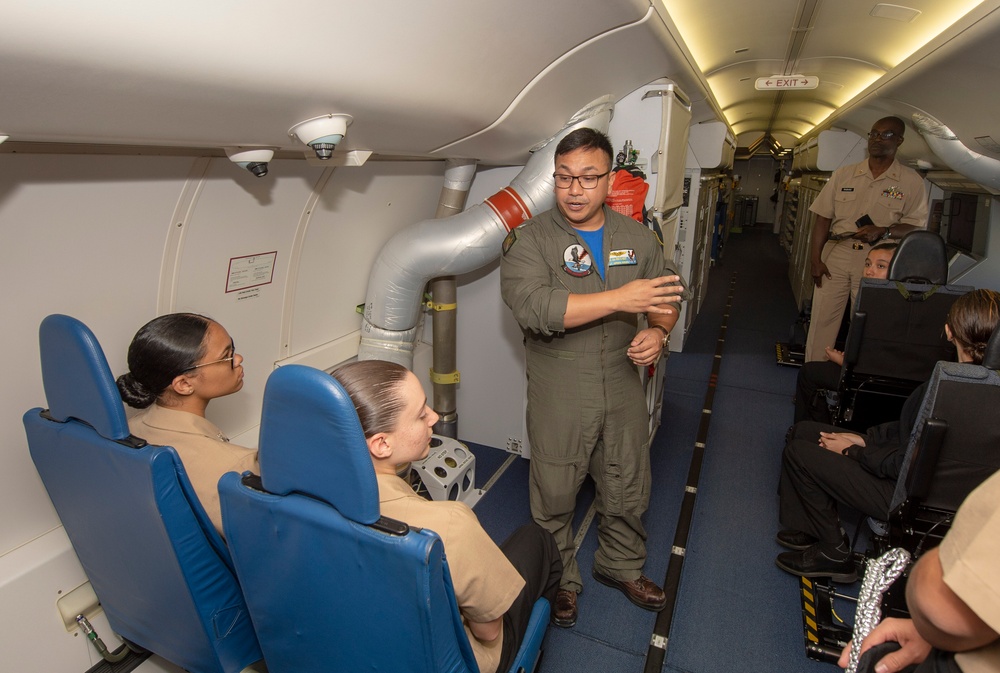 Patrol and Reconnaissance Squadron (VP) 30 Ridgeview High School JROTC Hangar Tour