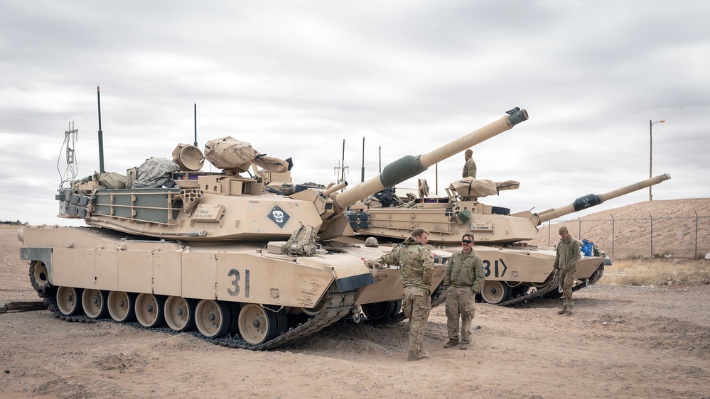 1-37 AR demonstrates live-fire, thanks loved ones on ‘family day’ while in field