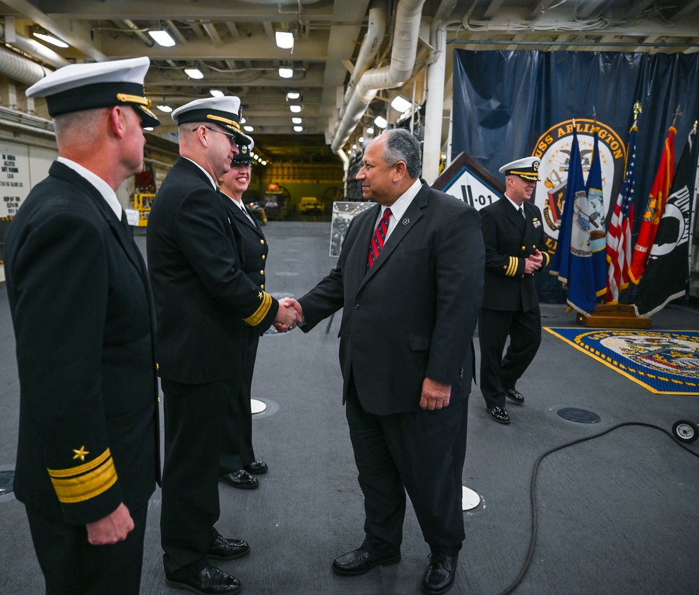 Secretary of the Navy Carlos Del Toro Visits New York during Veterans Day.