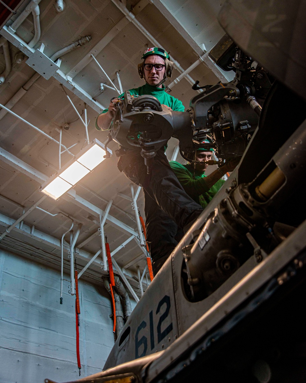 Sailors Install Helicopter Blade Fold Harnesses