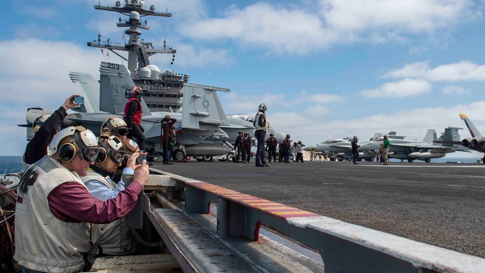 USS Carl Vinson (CVN 70) Hosts Visitors While Underway