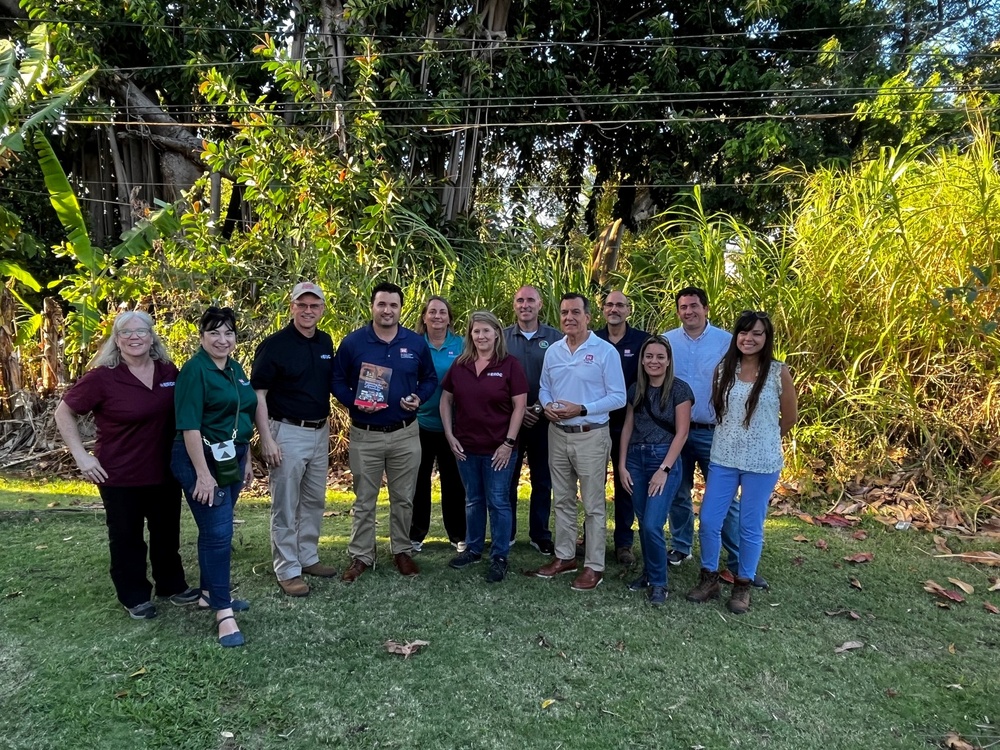 Members of the Puerto Rico Integrated Projects Office (PR-IPO) of the US Army Corps of Engineers Jacksonville District (USACE), received Dr. David W. Pittman, Director of the US Army Research and Development Center (ERDC)