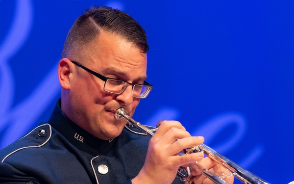 Jazz it up: USAF Heritage of America Band performs at DSU