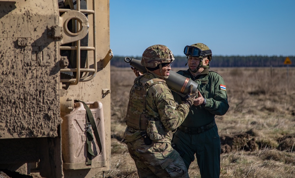 eFP Battle Group Poland’s Kings of Battle Rain Down Combined Firepower